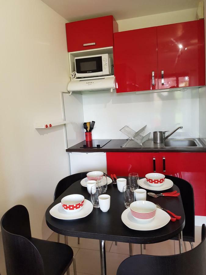 Appartement 2 Pieces Rez-De-Jardin A 2 Pas De La Plage Et De La Thalasso Cabourg Exteriör bild