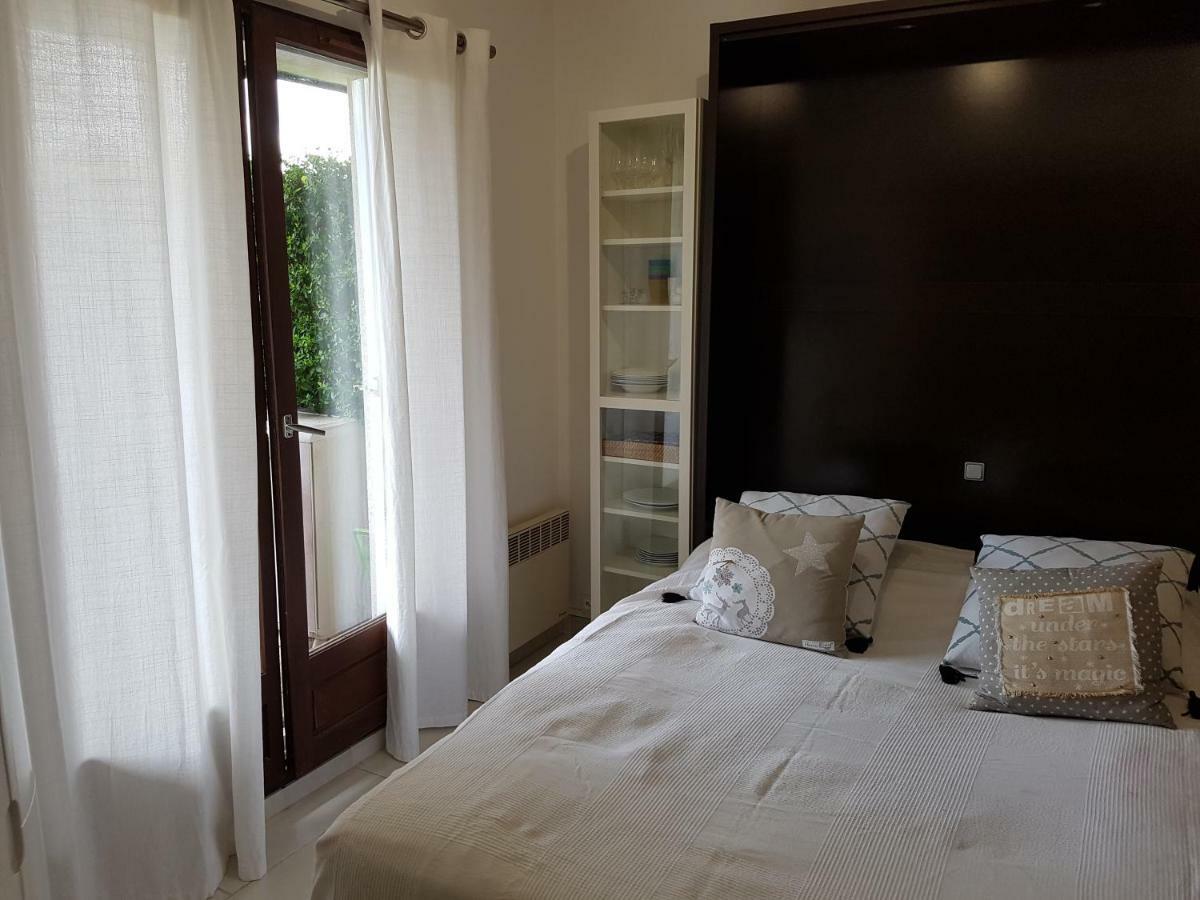 Appartement 2 Pieces Rez-De-Jardin A 2 Pas De La Plage Et De La Thalasso Cabourg Exteriör bild