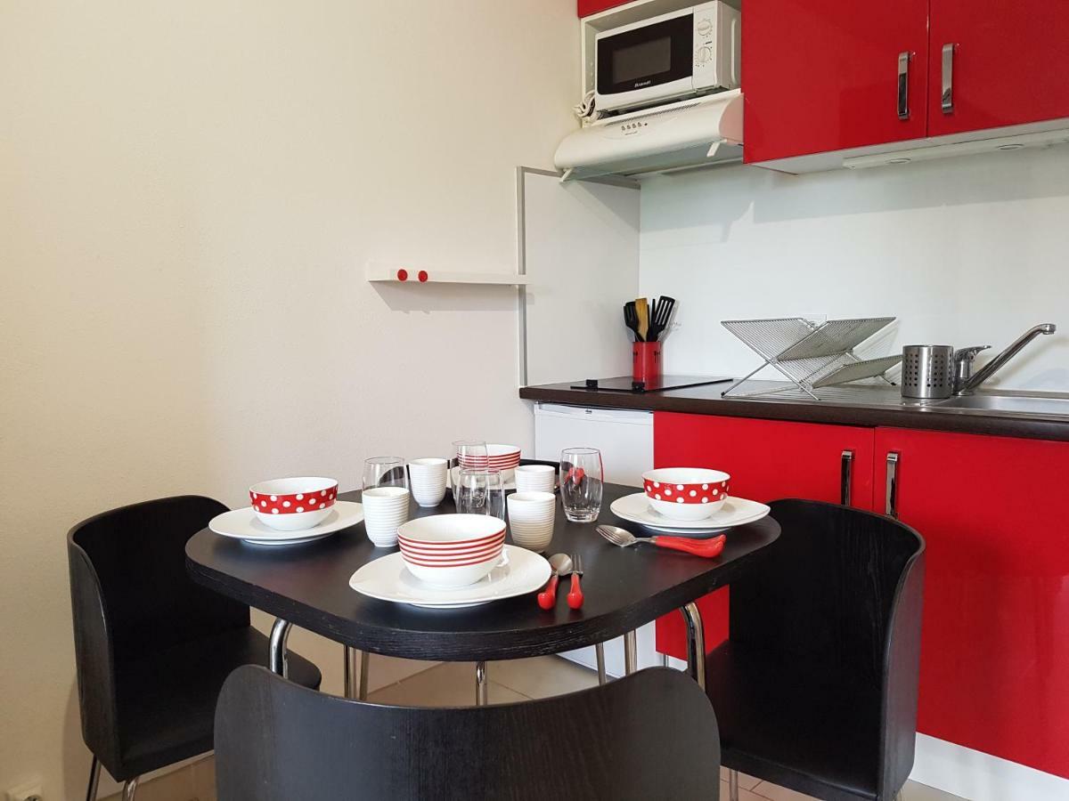 Appartement 2 Pieces Rez-De-Jardin A 2 Pas De La Plage Et De La Thalasso Cabourg Exteriör bild
